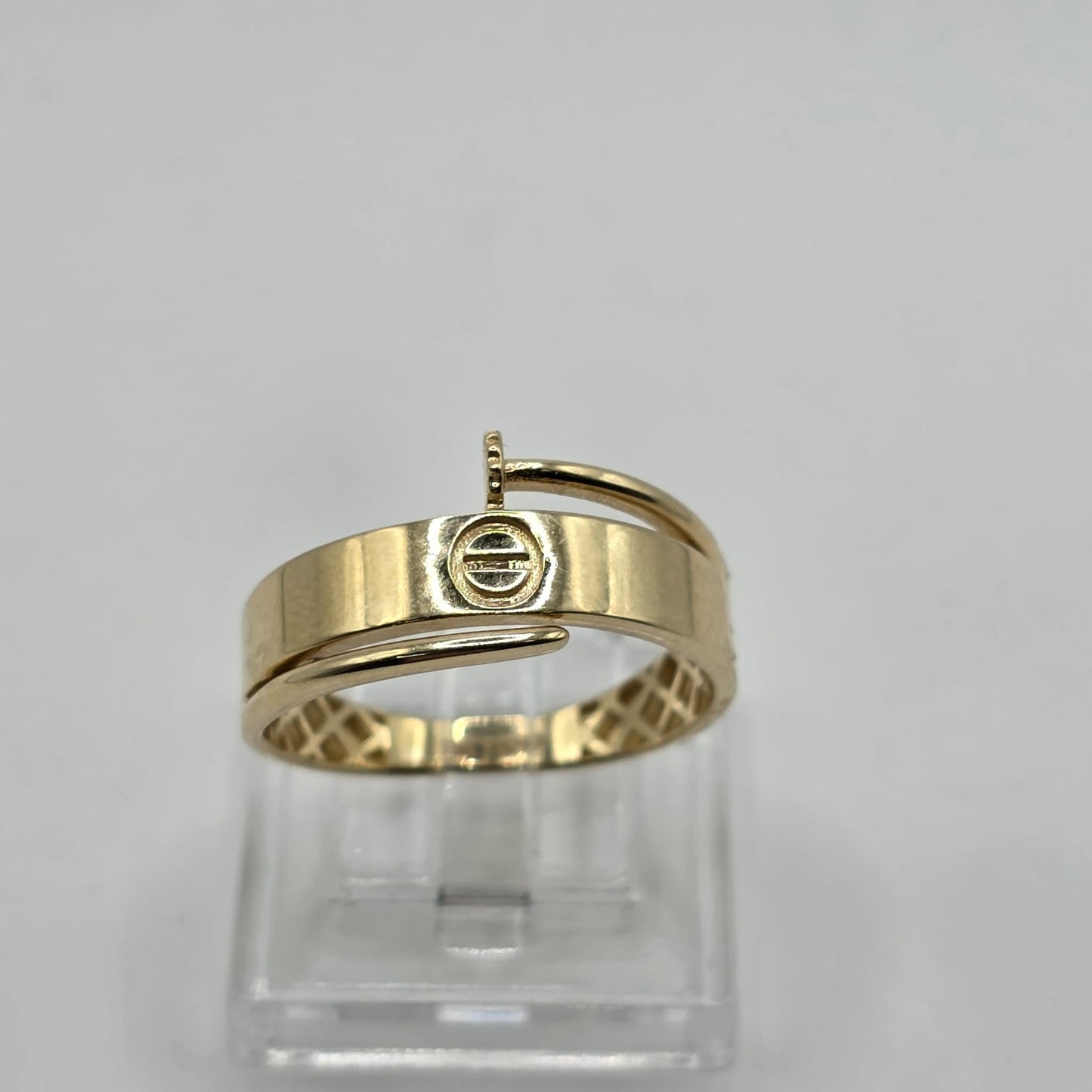 NAIL RING