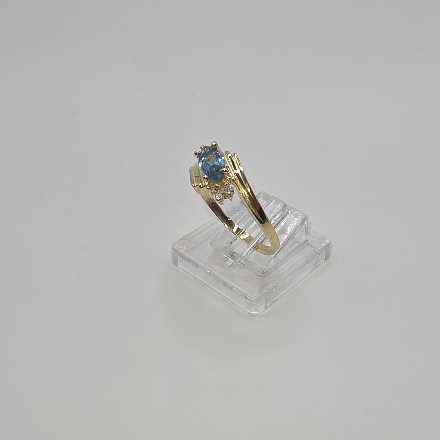 AQUAMARINE RING 10K WEIGHT: 1.9G SIZE : 8