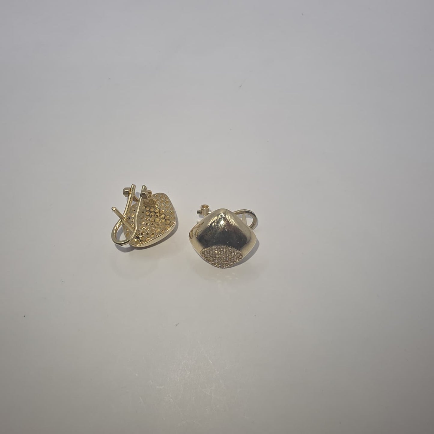 STUD EARRING 10K