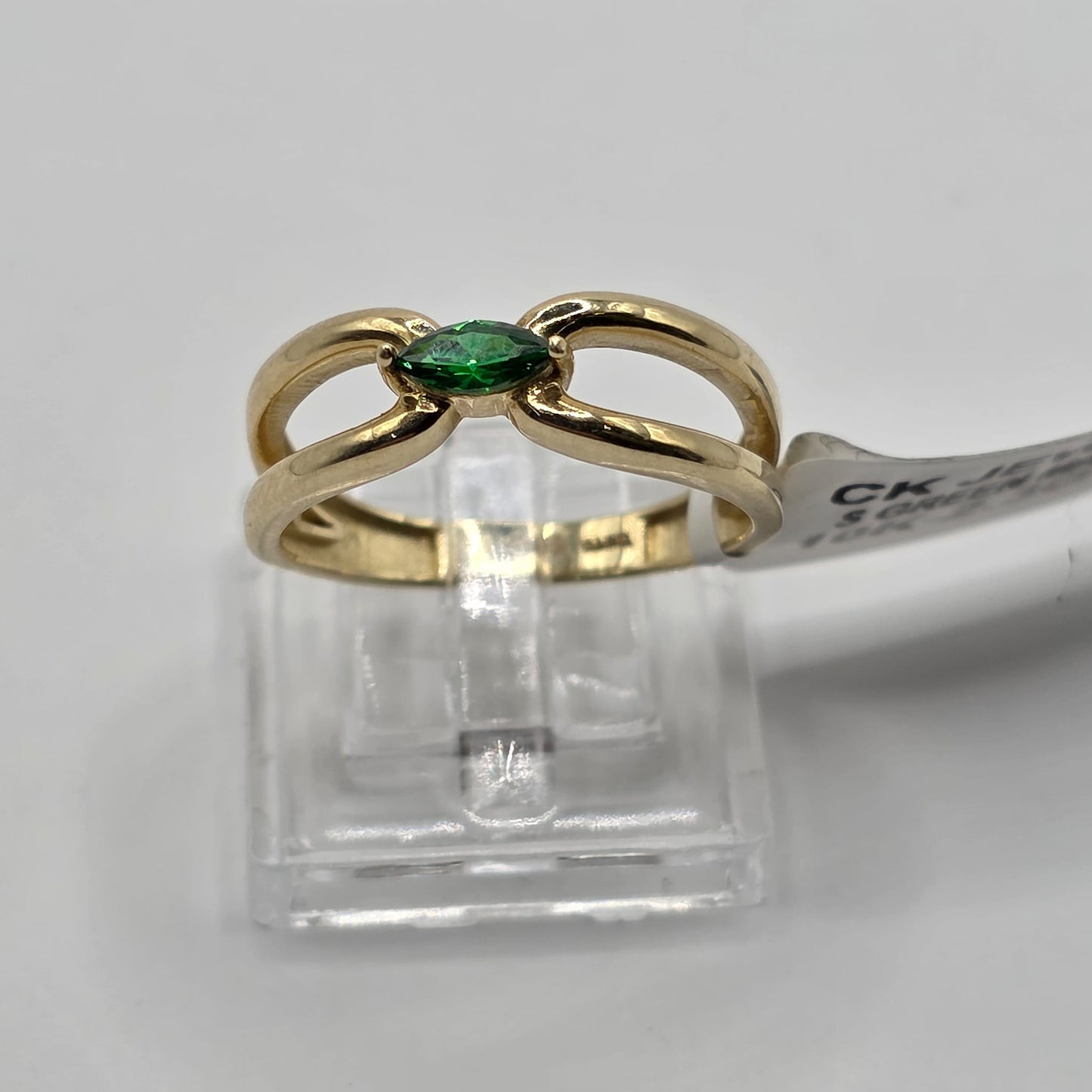 S GREEN MARQUIZE RING