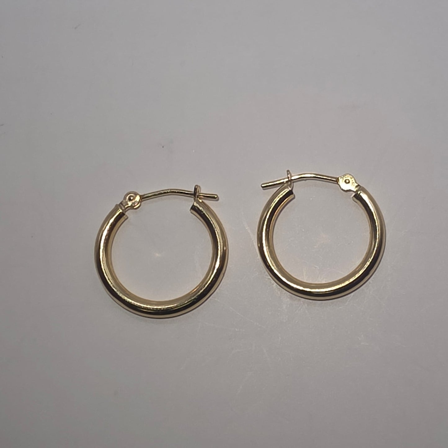 HUGGIES EARRING 14K