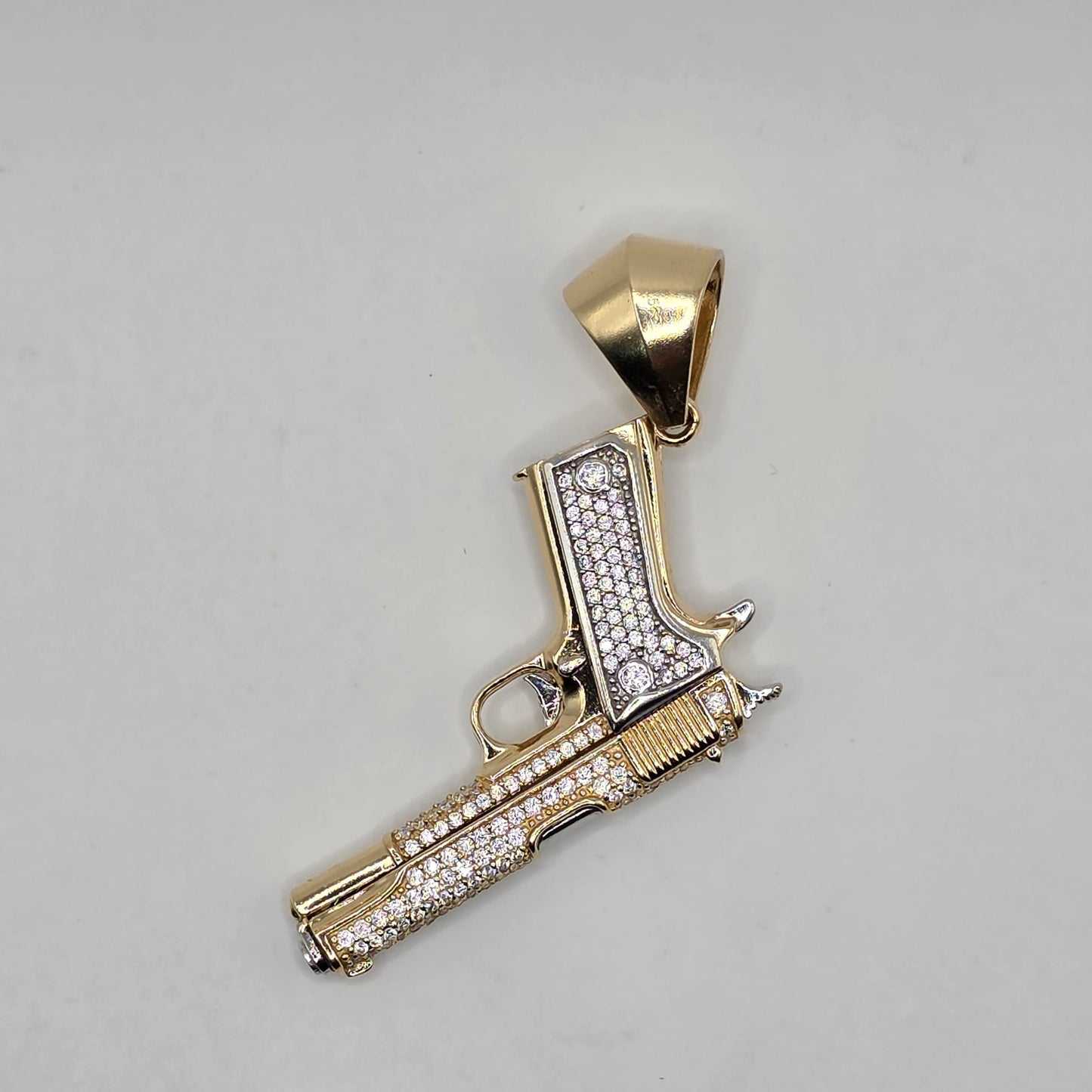 GUN PENDANT 10K