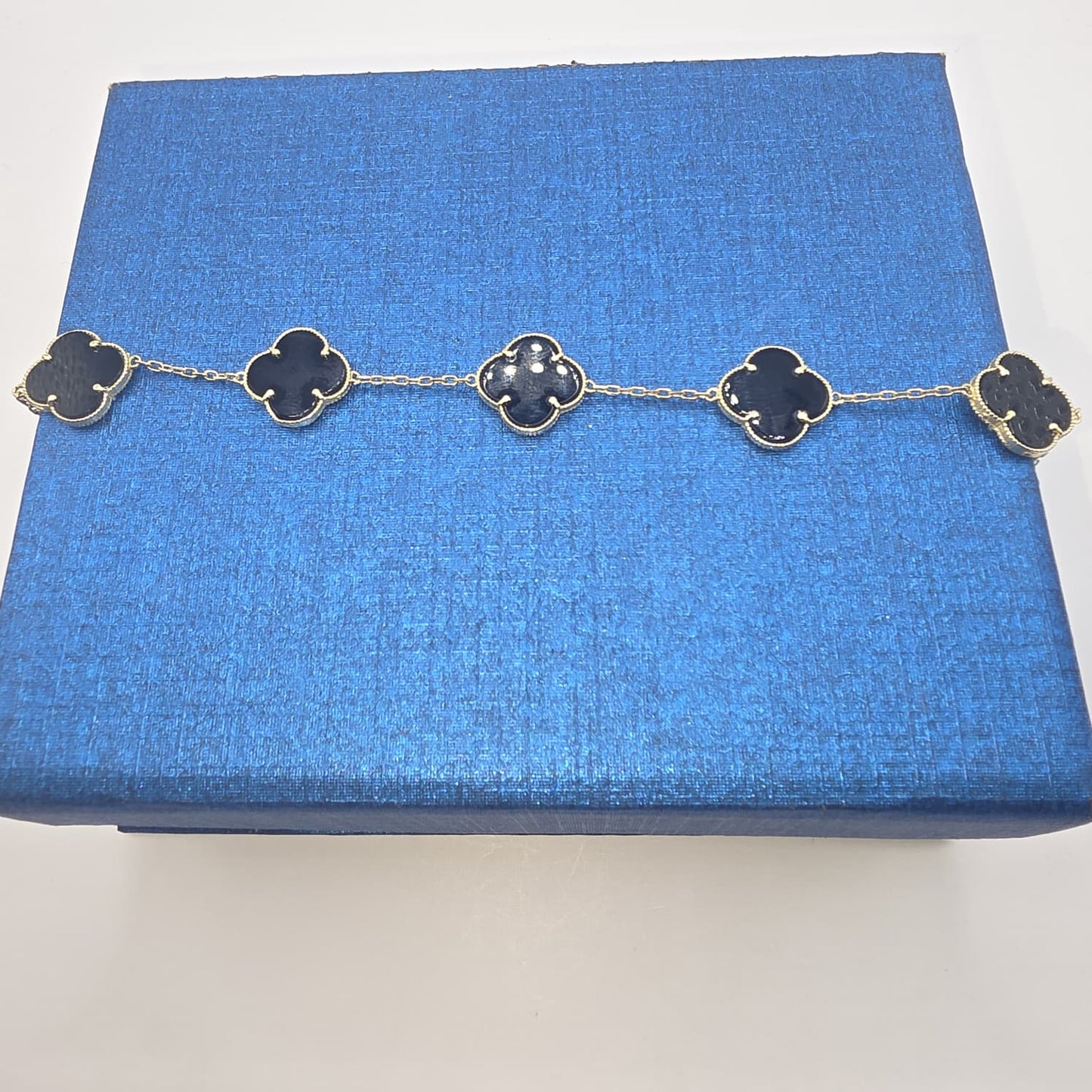 BLACK CLOVER BRACELET 10K