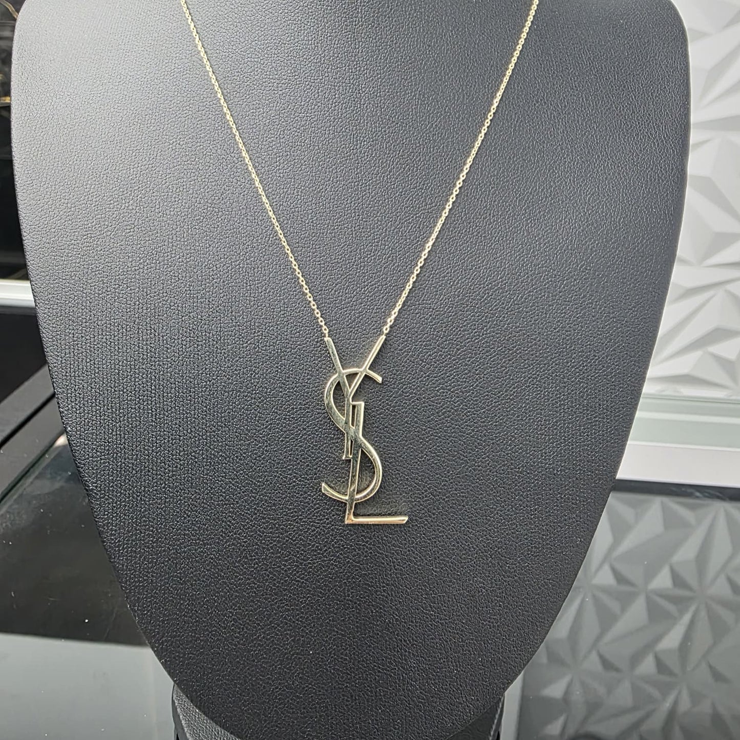 WOMEN'S NECKLACE