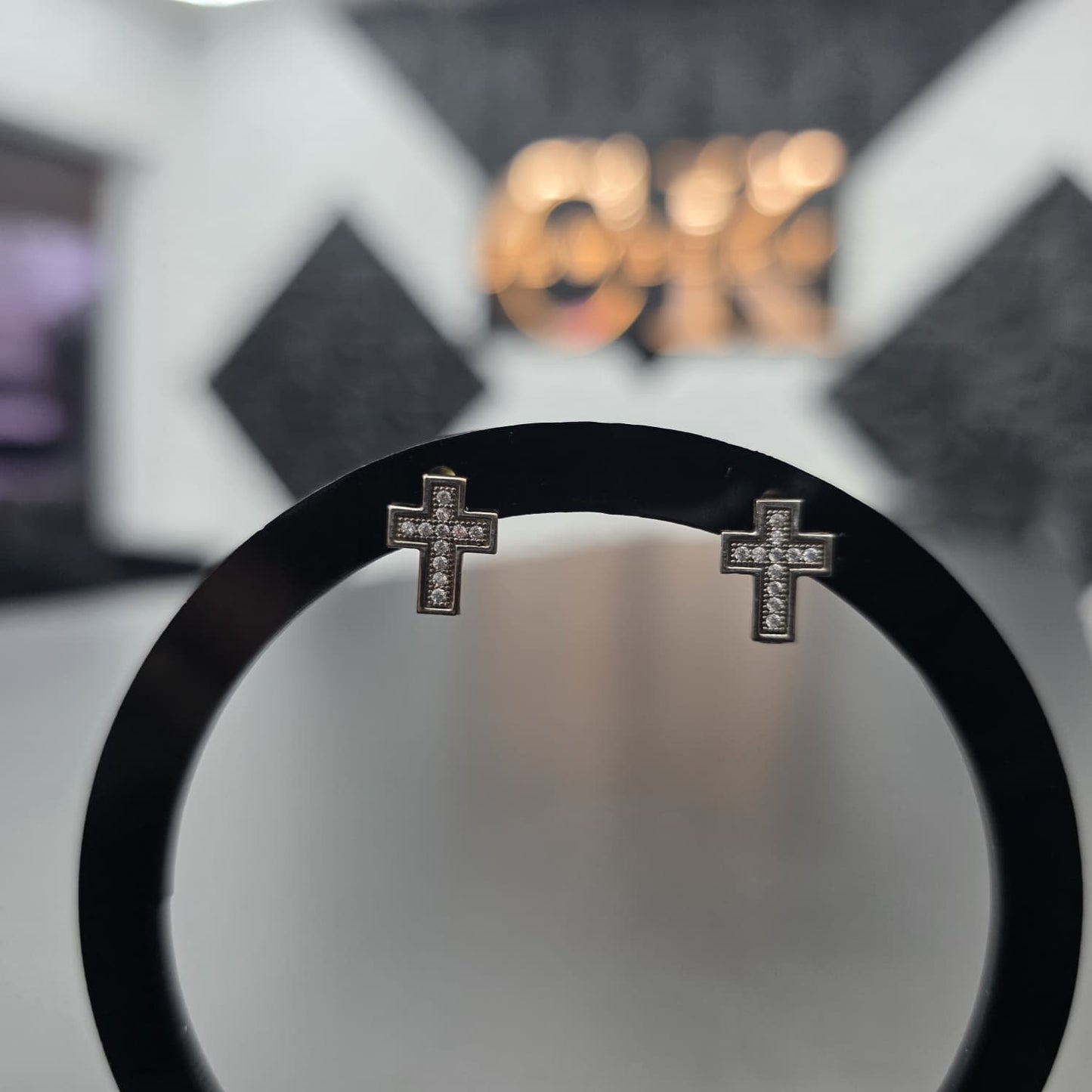 CROSS STUD EARRING 10K