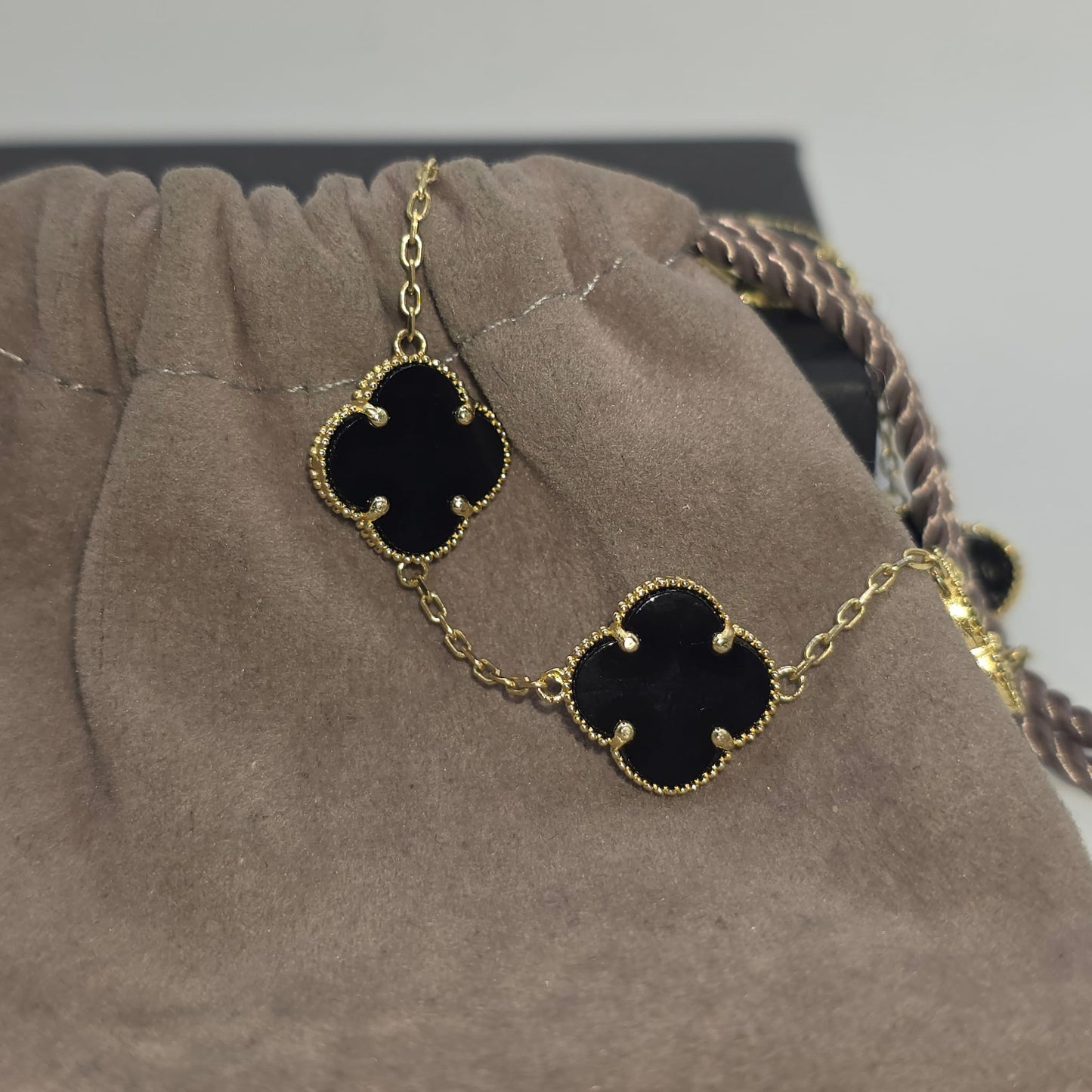 BLACK CLOVER BRACELET 10K