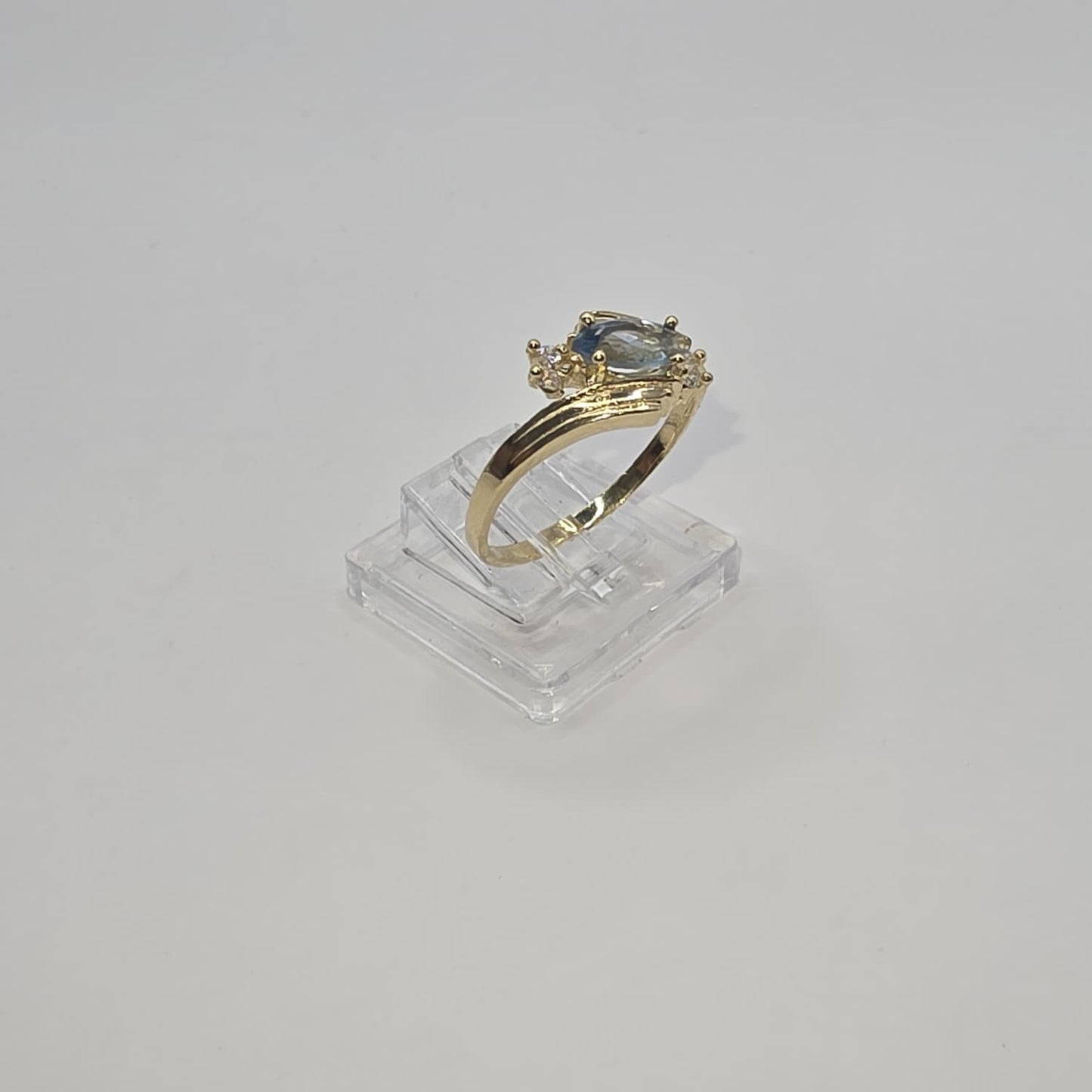 AQUAMARINE RING 10K    WEIGHT: 1.9G  SIZE : 8