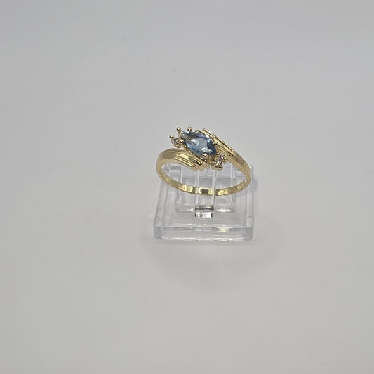AQUAMARINE RING 10K    WEIGHT: 1.9G  SIZE : 8
