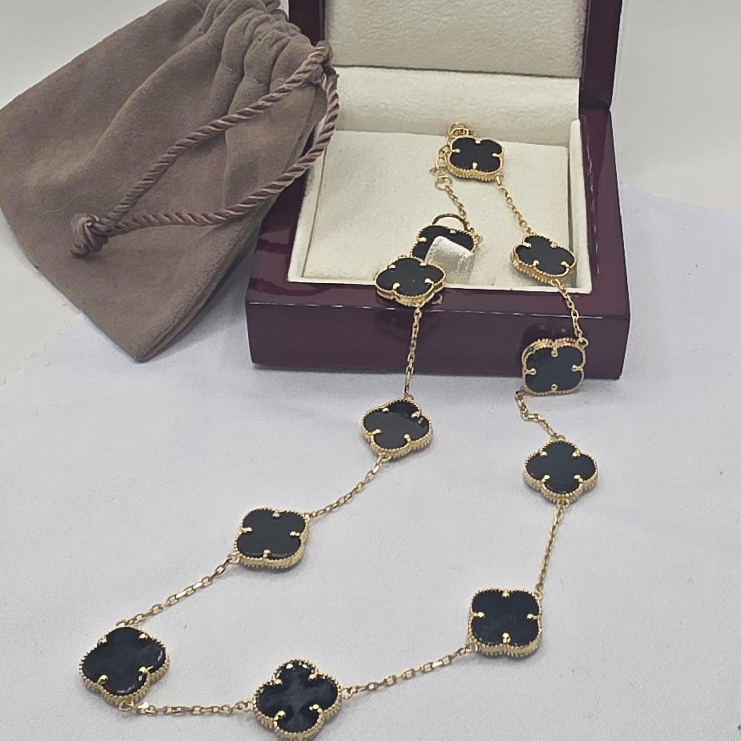 BLACK CLOVER NEACLACE 10K