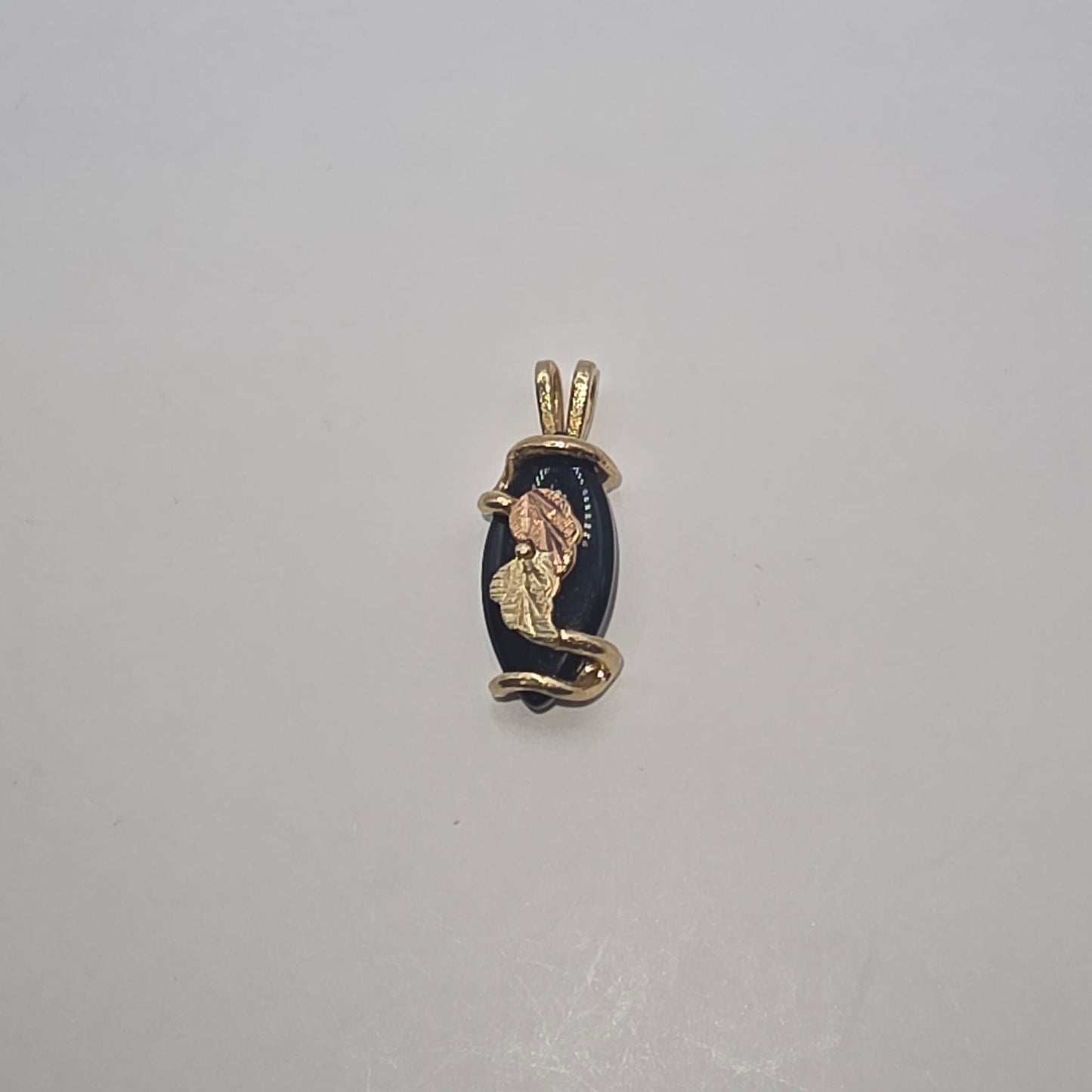 LEAF PENDANT 10K