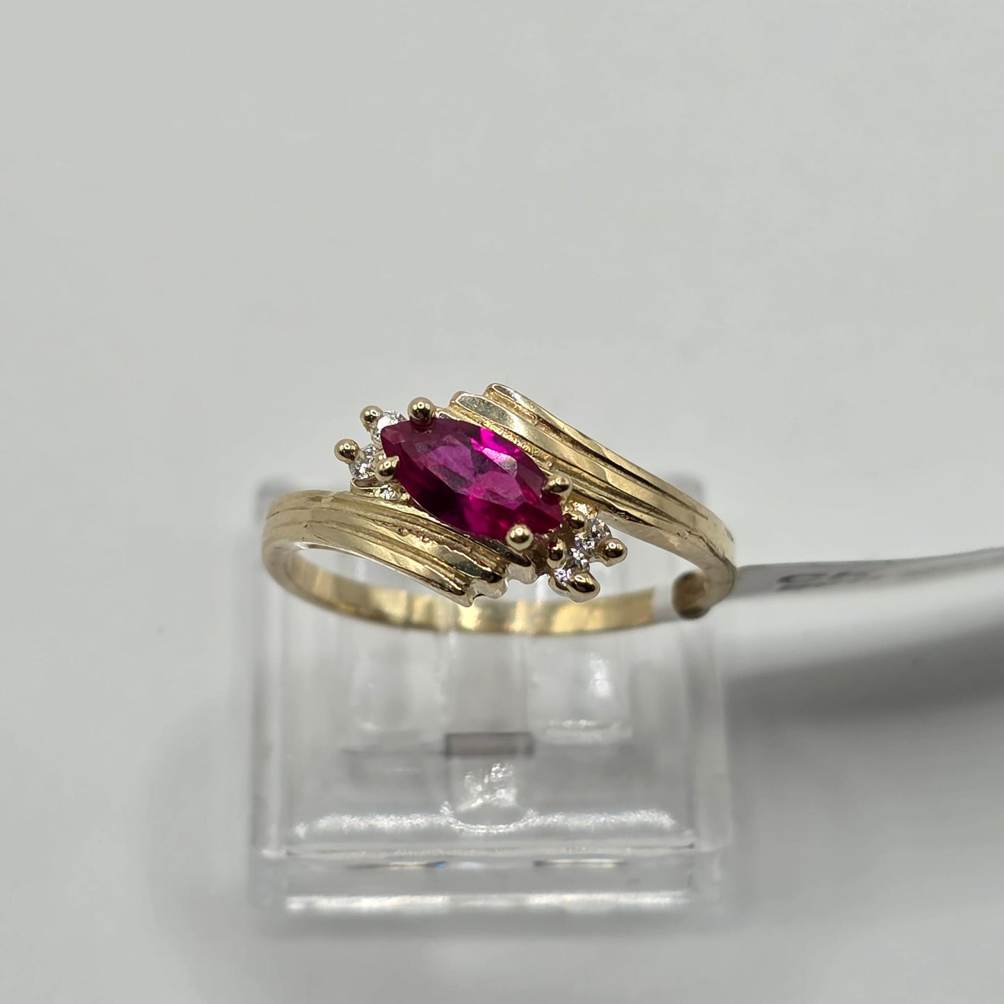 RED MARQUIZE RING