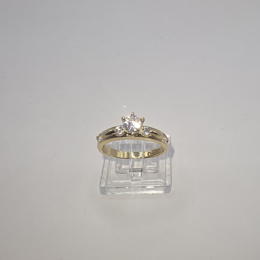 ENGAGEMENRT RING 10K