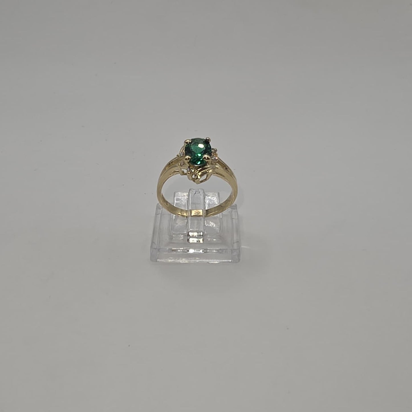 GREEN STONE RING 10K